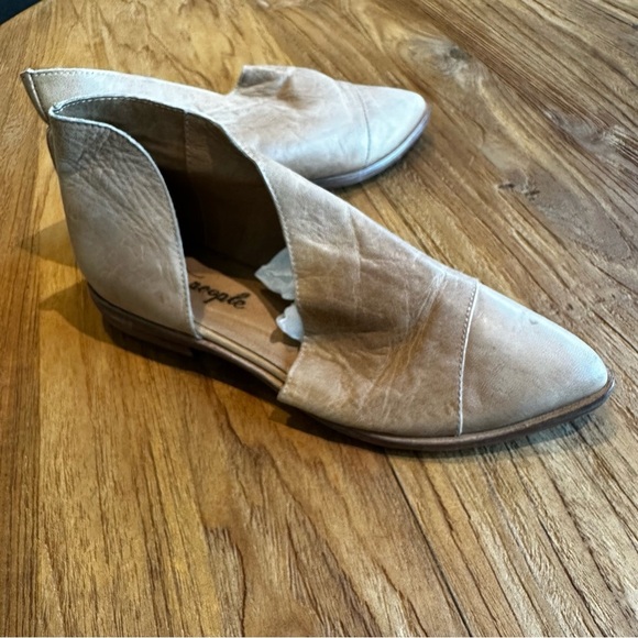 Free People Women’s Royale D’orsay Pointed Toe Tan Leather Distressed Flat Shoes - Picture 7 of 9